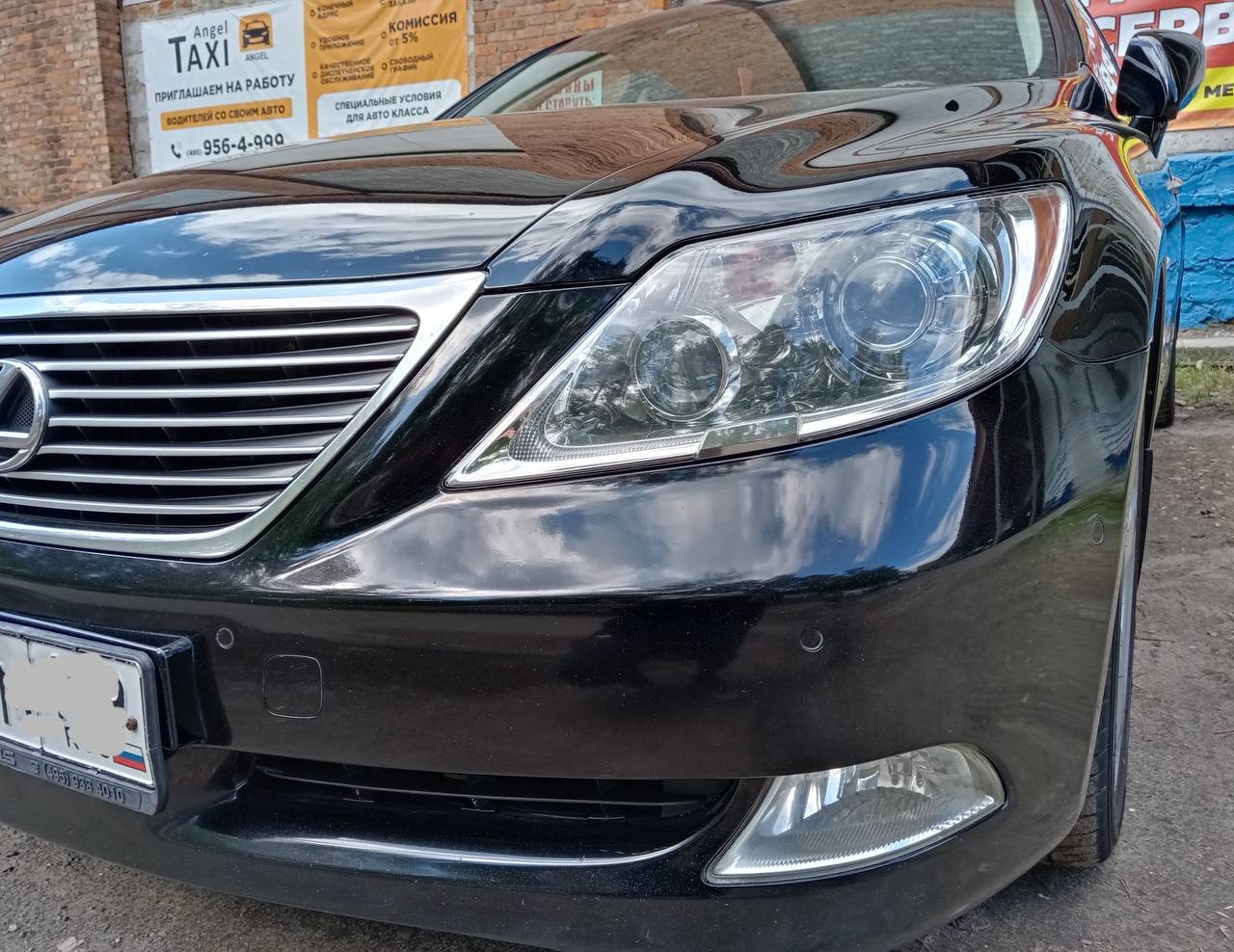 Чёрный Lexus после полировки